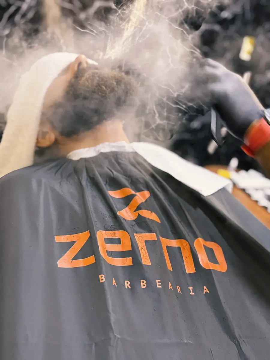 Capa Zerno — experiência no detalhe